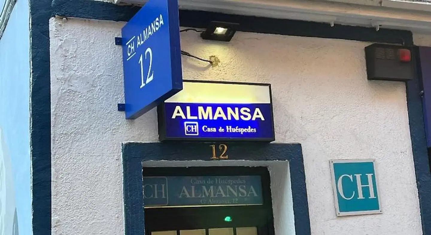 Hostel Almansa EXTERIOR