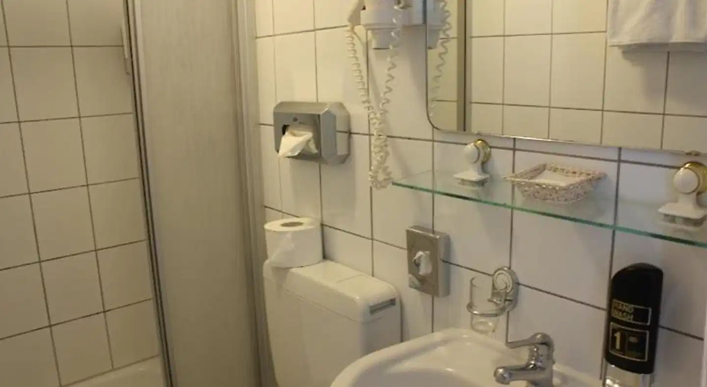 Hotel City Kräme Badezimmer
