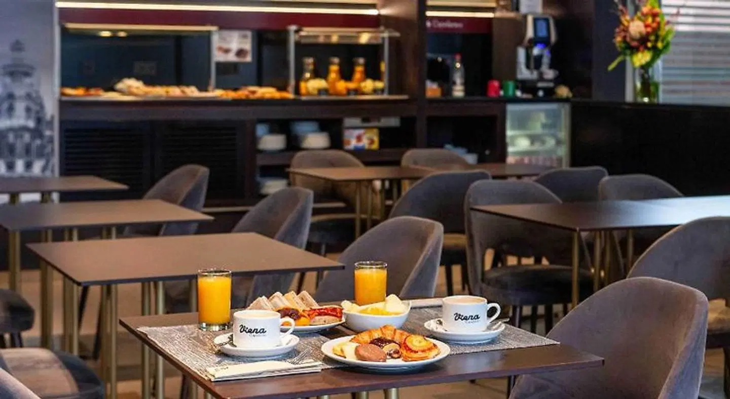 Suites Viena Plaza de España Restaurant