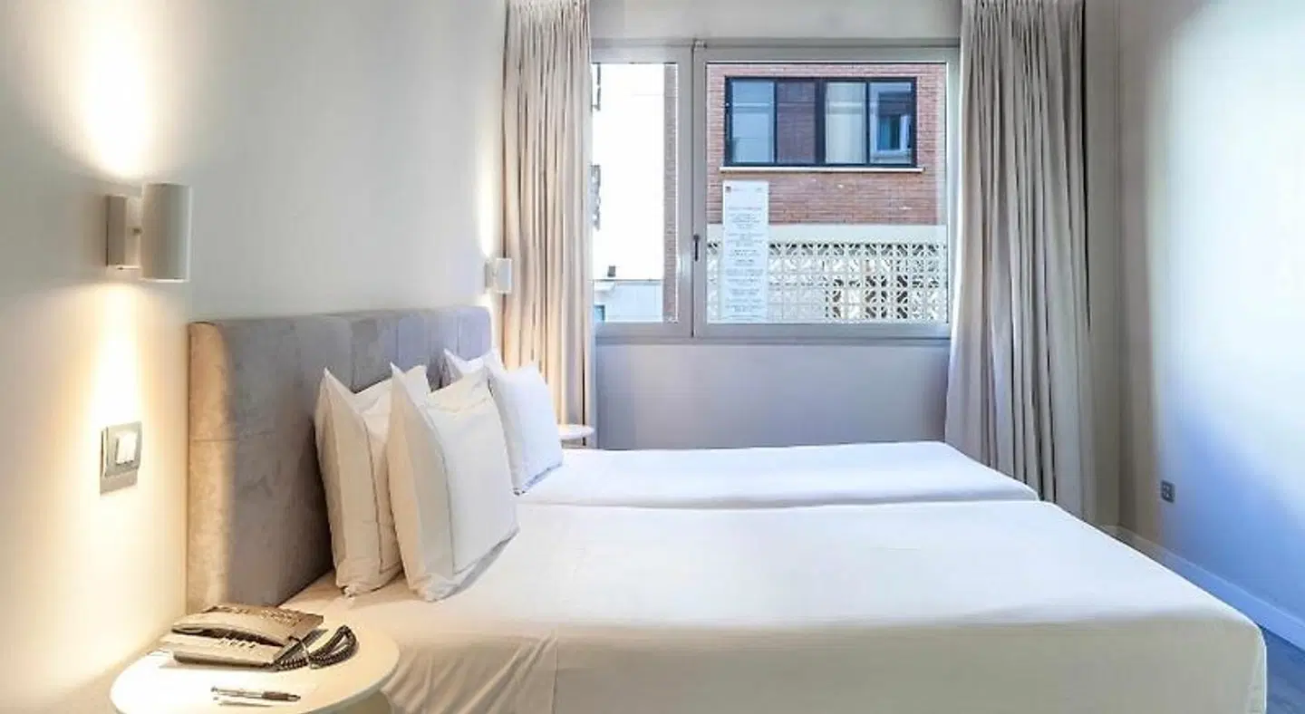 Suites Viena Plaza de España ROOM_EXAMPLE