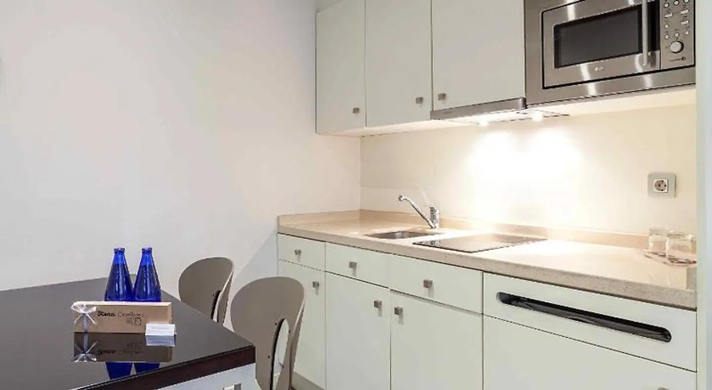 Suites Viena Plaza de España Badezimmer