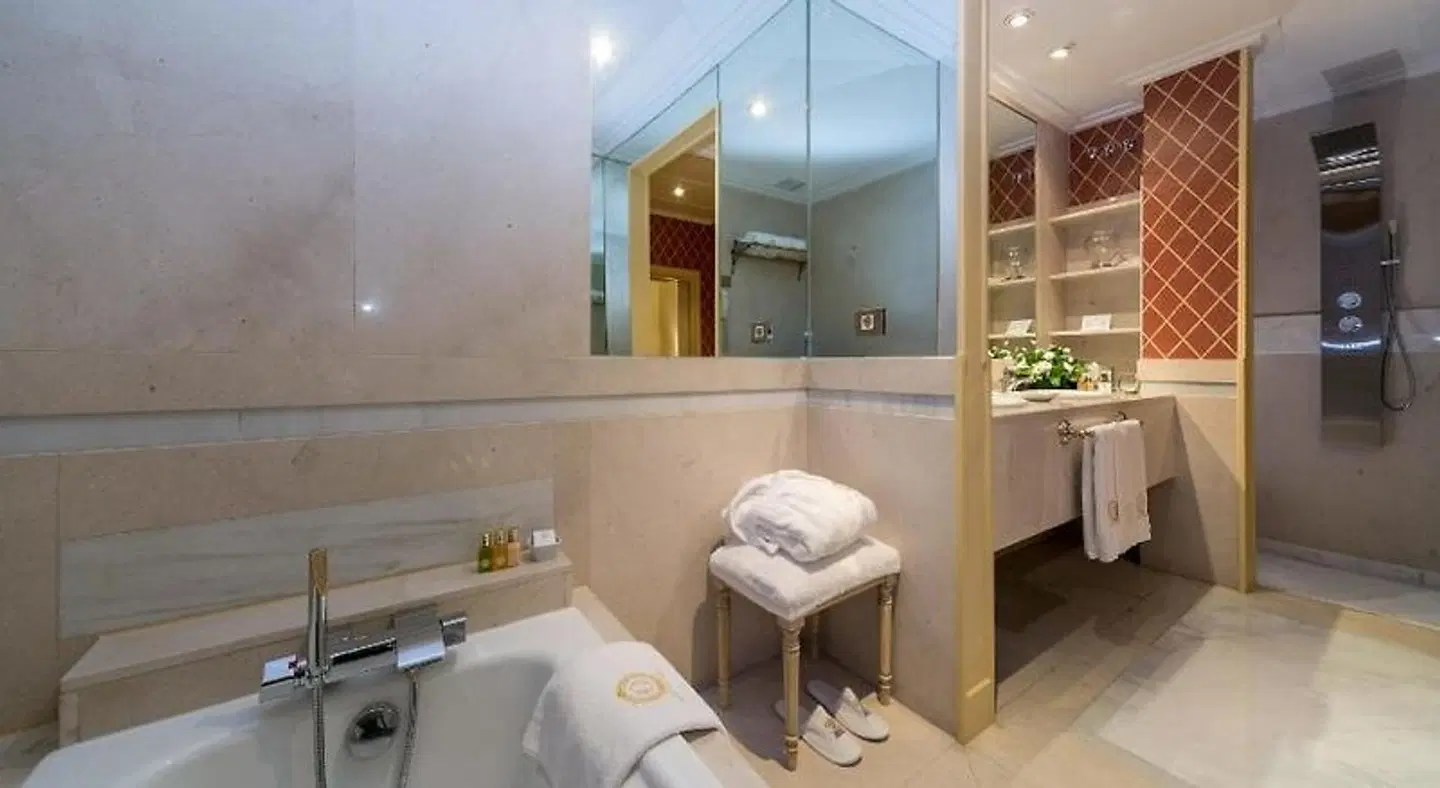 Relais & Châteaux Orfila Badezimmer