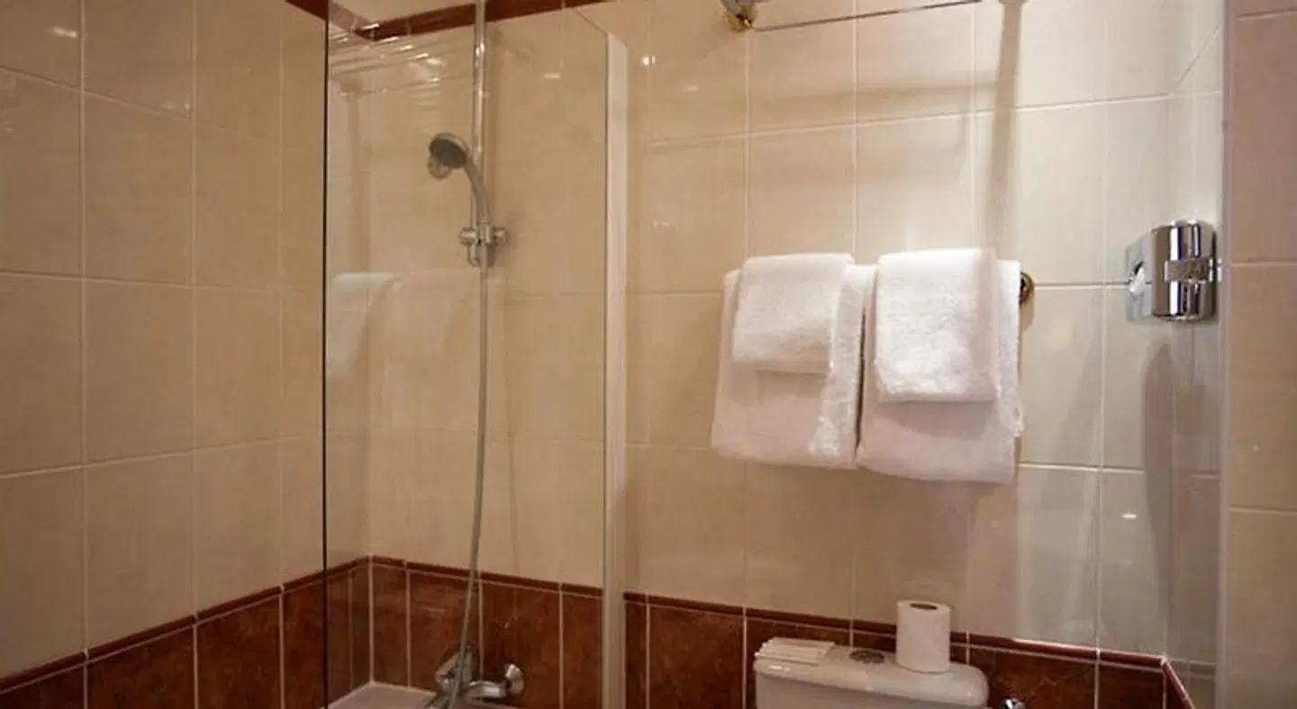 Hôtel Magda Champs Elysées Badezimmer