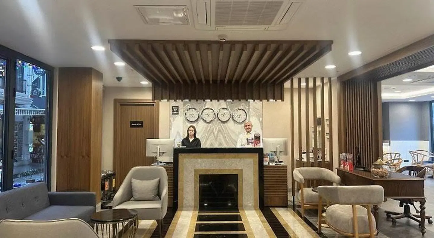 Sapphire LOUNGE_LOBBY