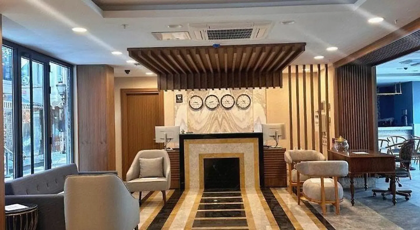 Sapphire LOUNGE_LOBBY