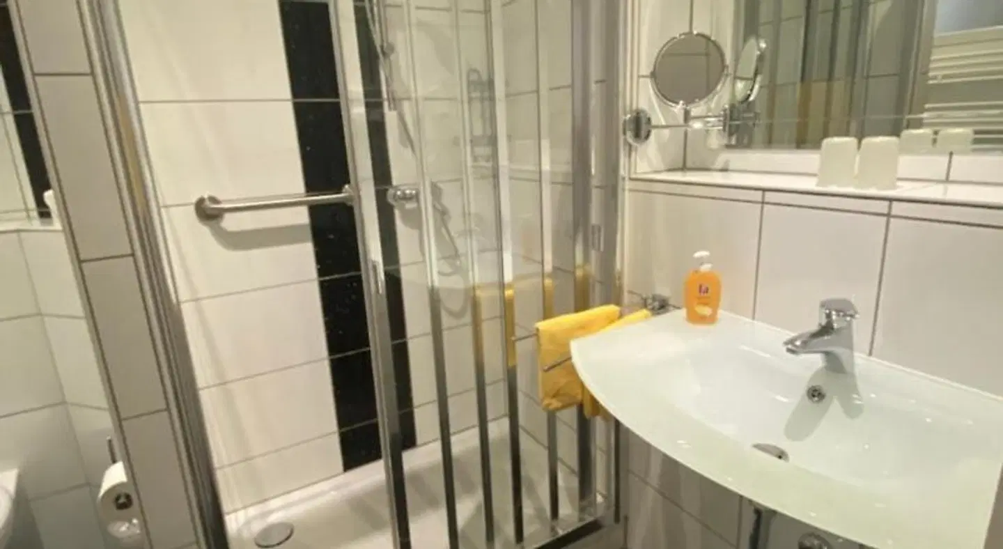 Hotel Wolfsschlucht Badezimmer