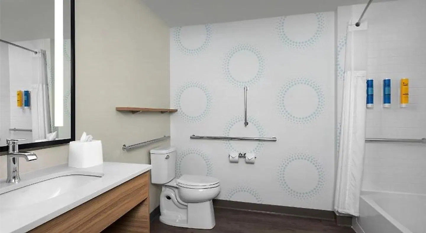 Tru By Hilton Joliet Plainfield Badezimmer