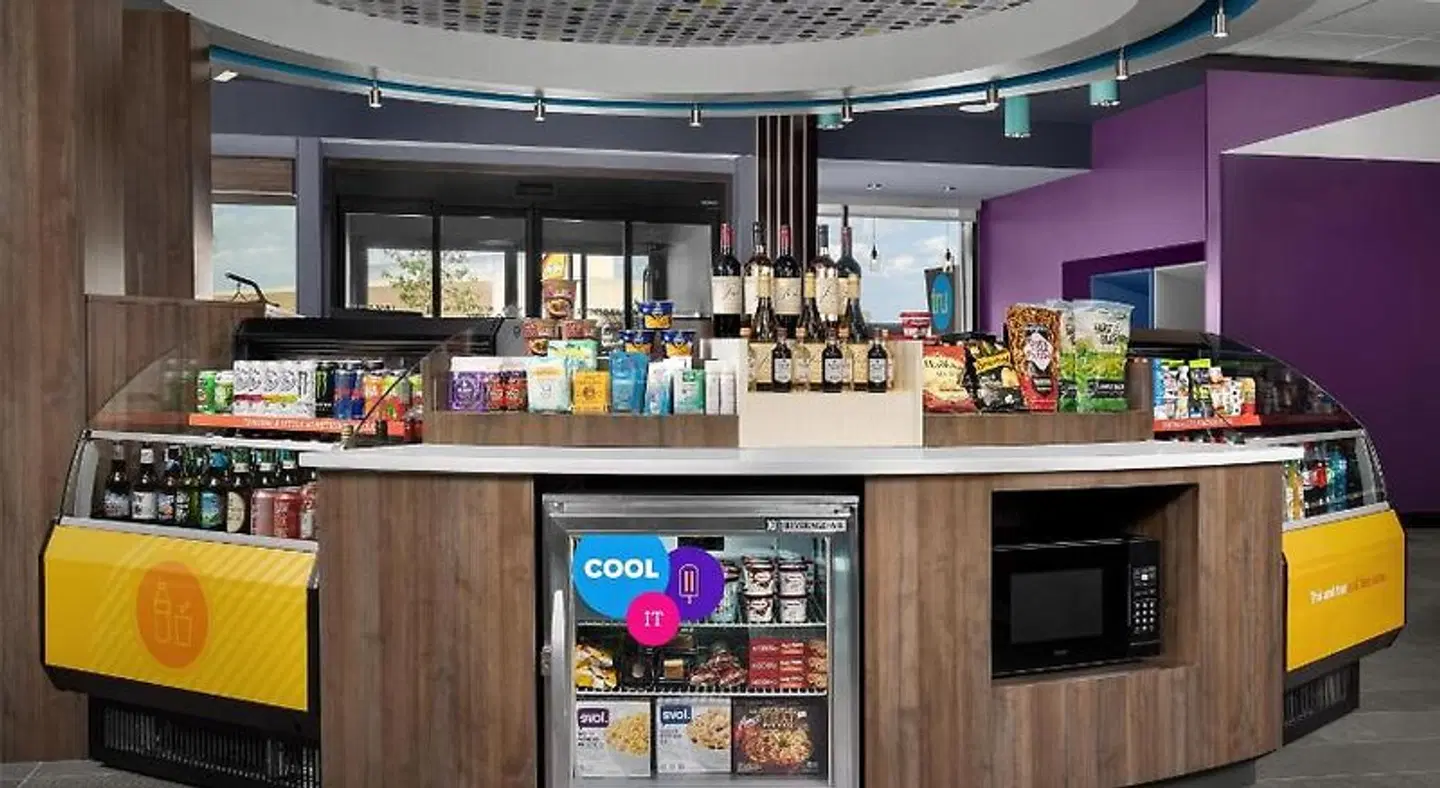 Tru By Hilton Joliet Plainfield Bar