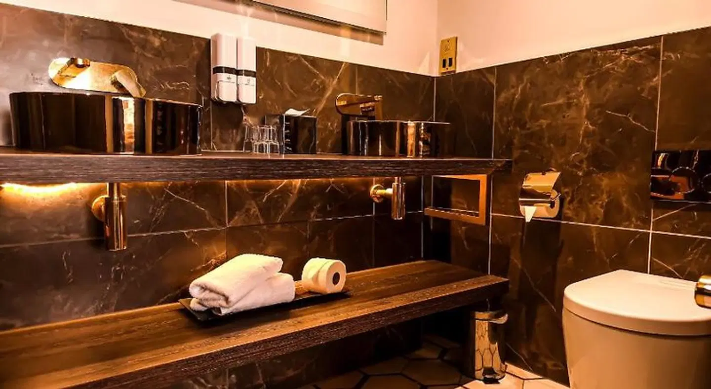 Seven Hotel Badezimmer