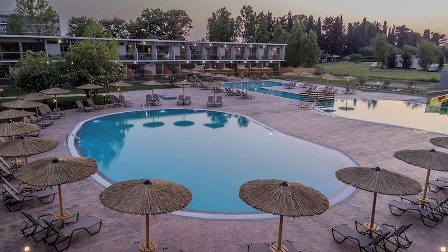 Blue Water Resort OUTDOOR_POOL