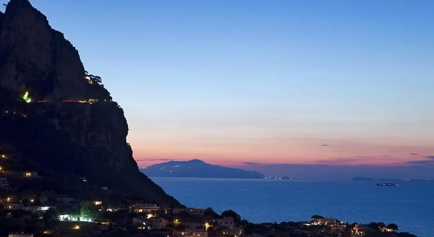 Capri Town Apartments LANDSCAPE