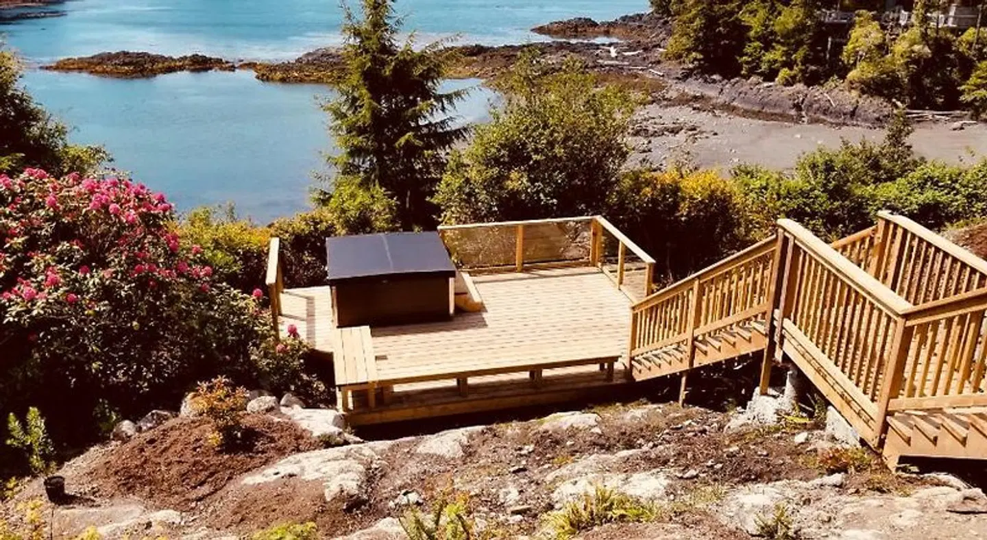 378 Marine Drive EXTERIOR