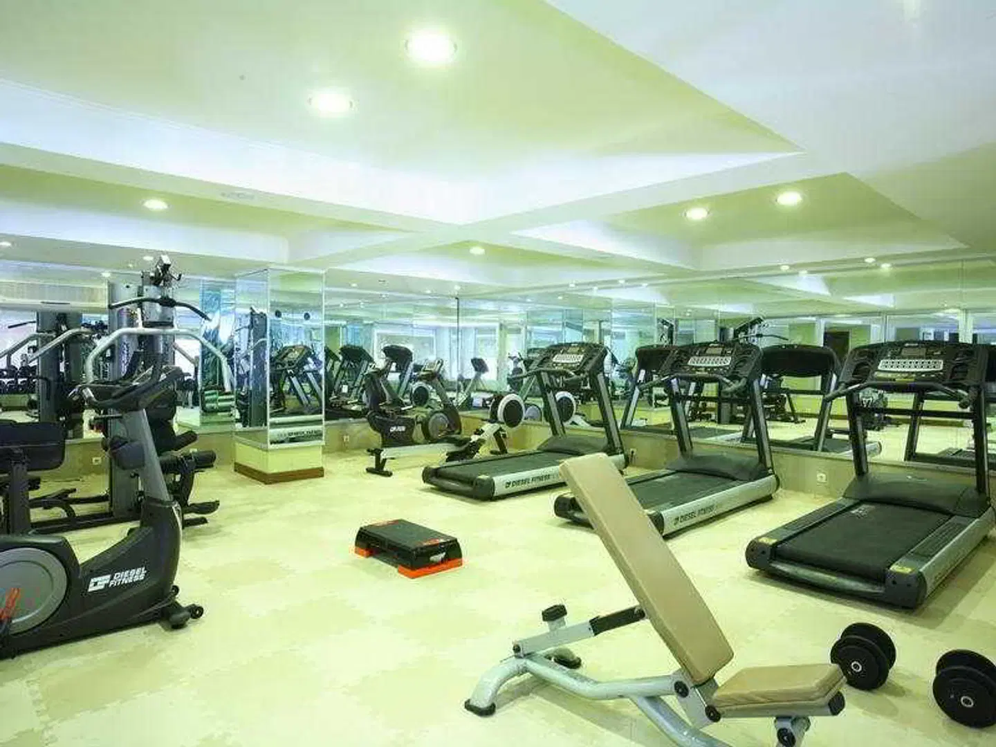 Forever Club SPORTS_AND_LEISURE