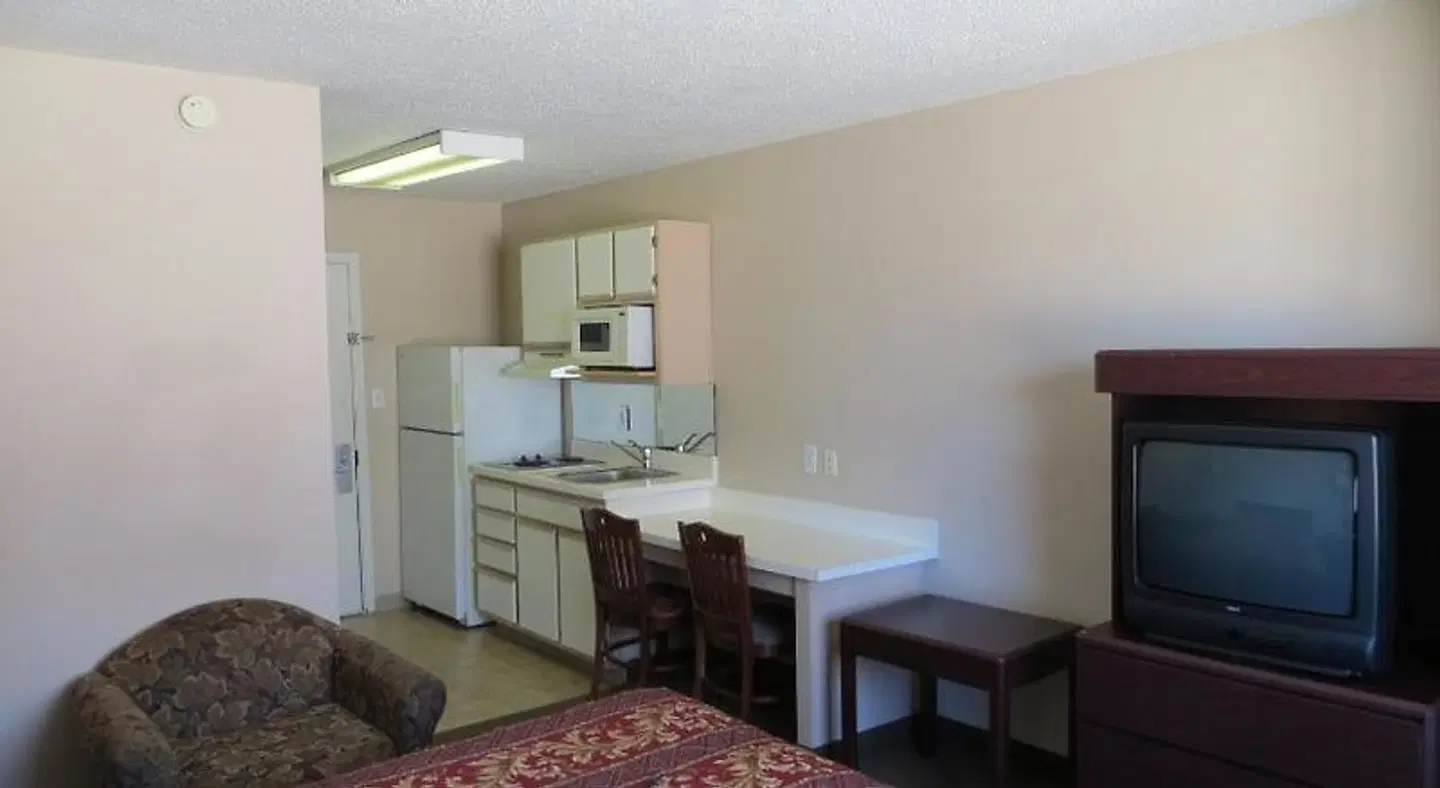 Studio 6 Dallas, TX ROOM_EXAMPLE