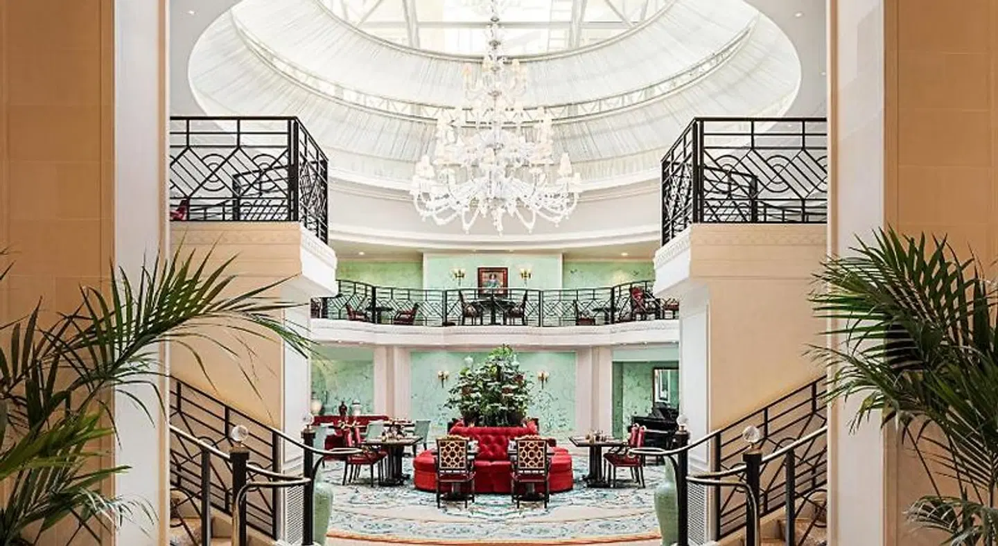 Shangri-La Paris Lobby