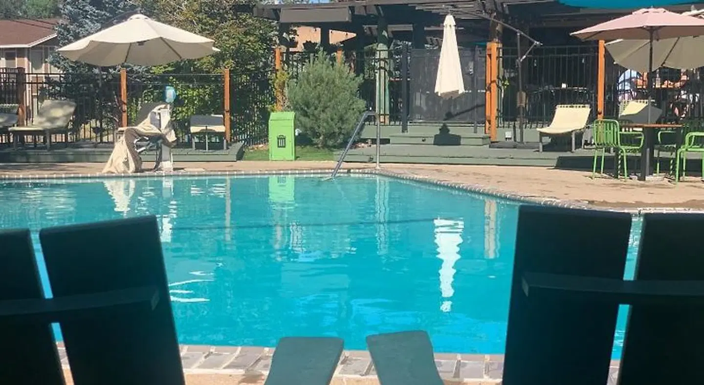 Station House Inn OUTDOOR_POOL