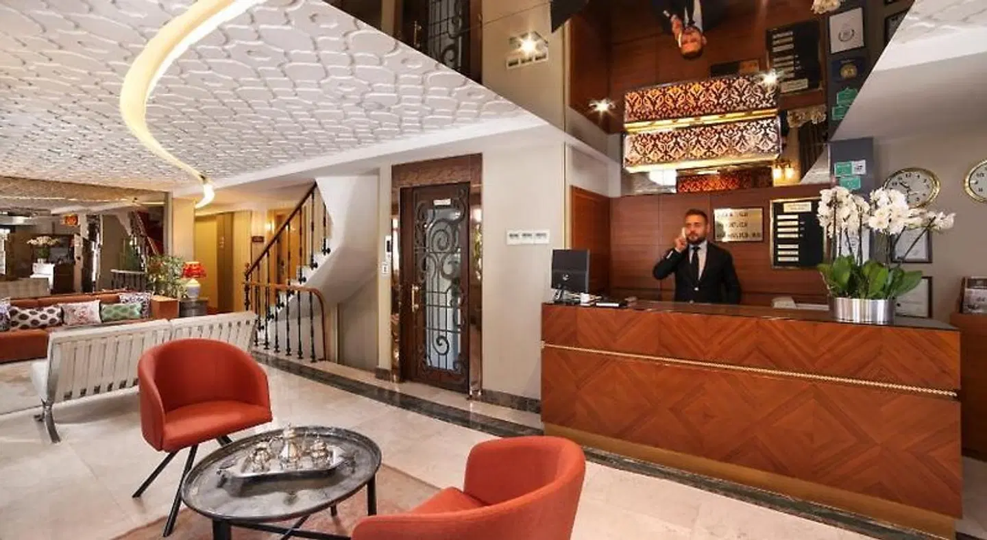 Almina Guest House Bar