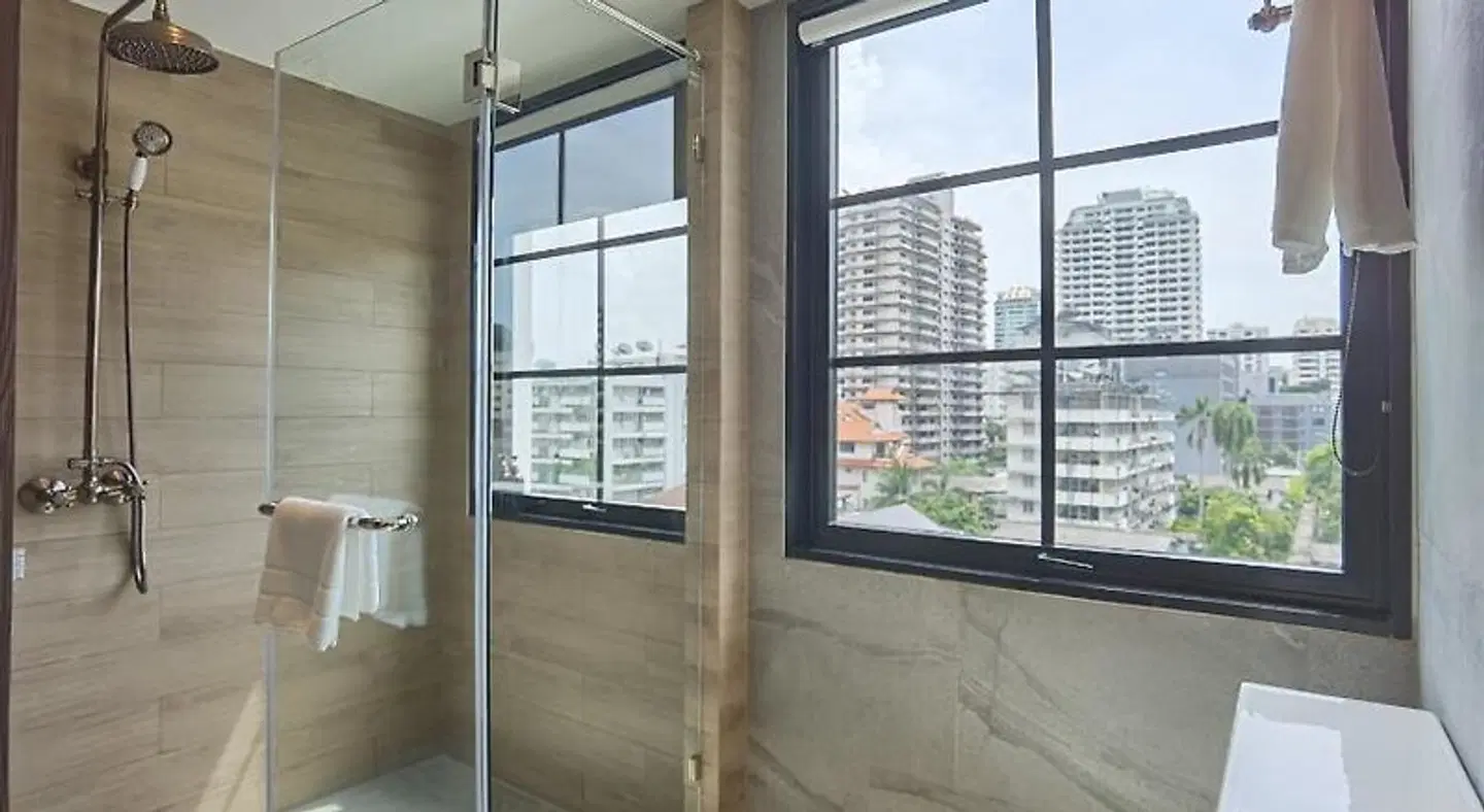 The Coach Boutique Hotel Sukhumvit 14 Bangkok by Compass Hospitality Badezimmer