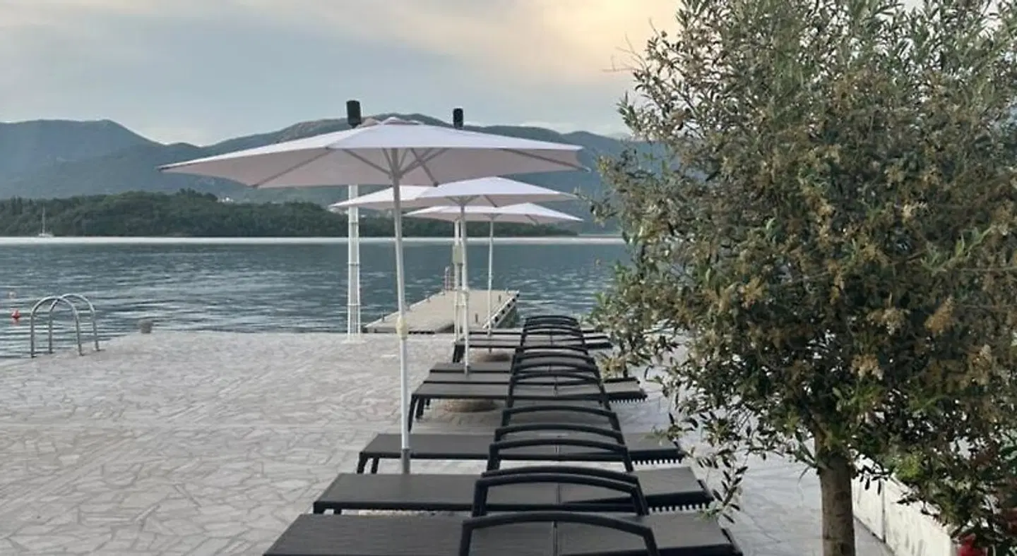 Apartments Kovinic Strand