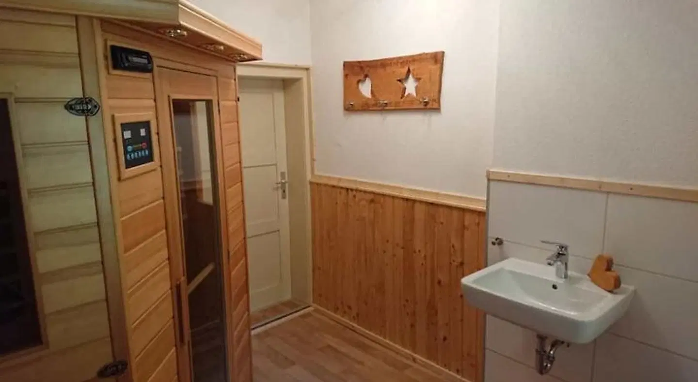 Ferienhaus Kaufmanns Cafe Badezimmer