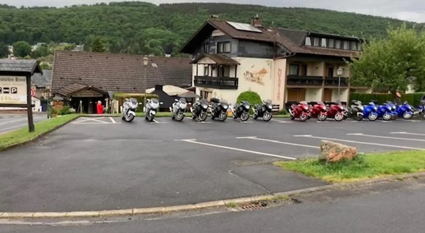 Hotel Zum Deutschen Haus EXTERIOR