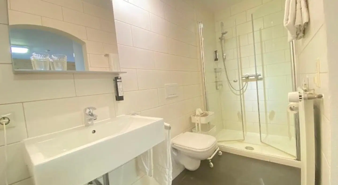 Haus am Heiner Geißler Platz by Landgasthof Zickler Badezimmer