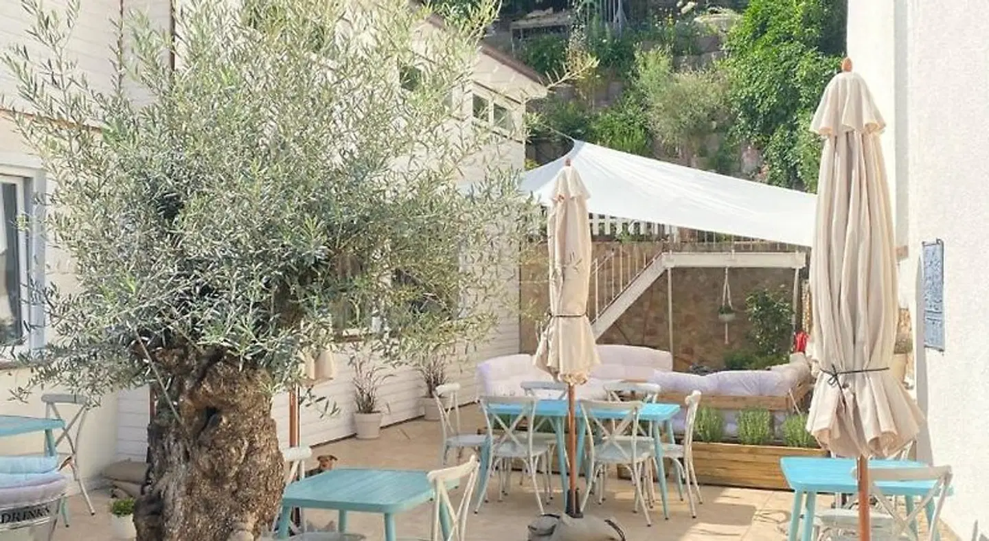 Haus am Heiner Geißler Platz by Landgasthof Zickler Terrasse