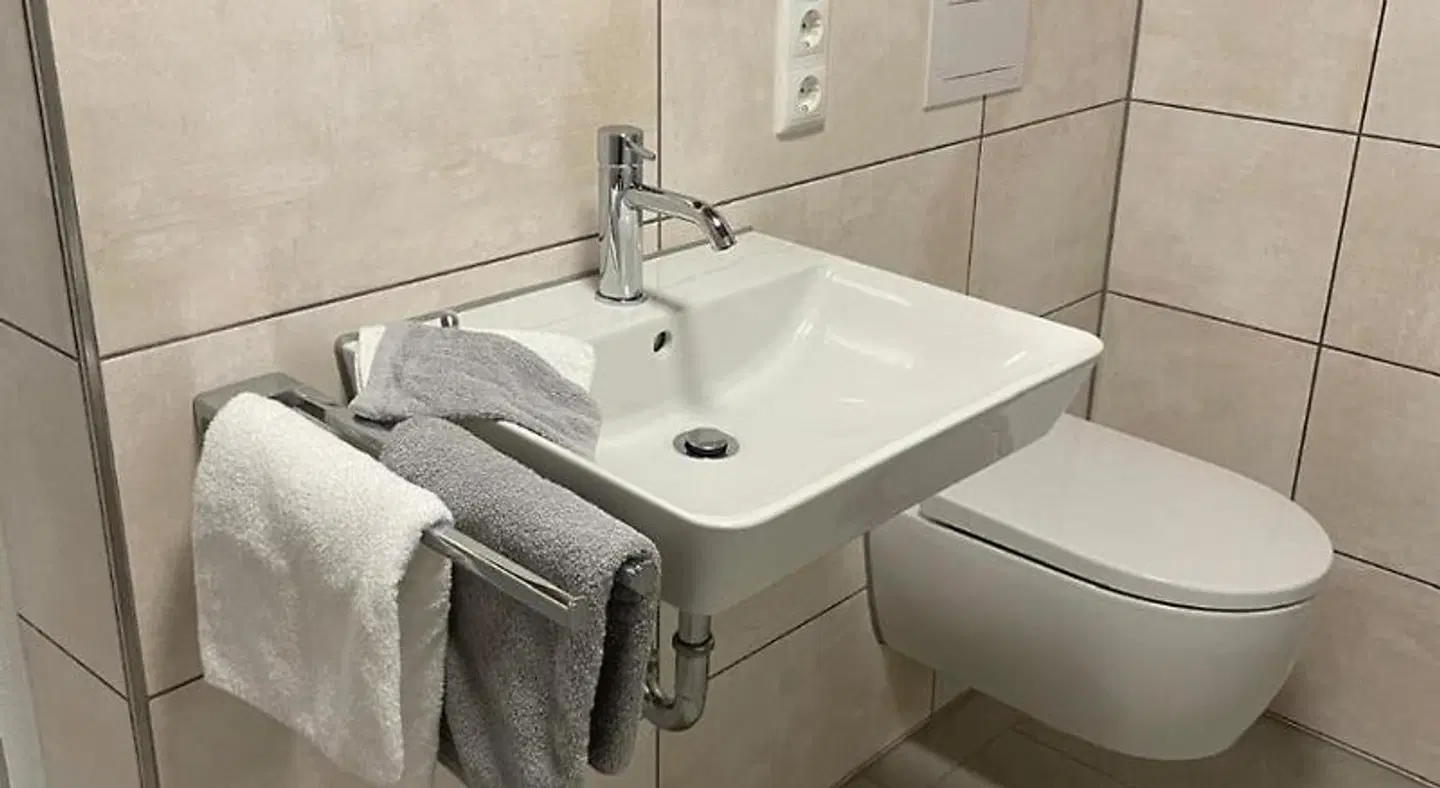 Hennen - Am weißen Stein Badezimmer