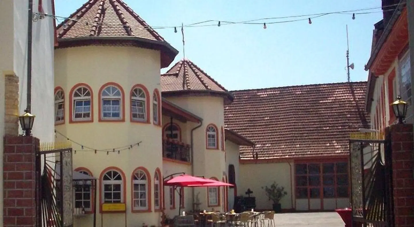 Weinschloßchen im Weingut Roos EXTERIOR