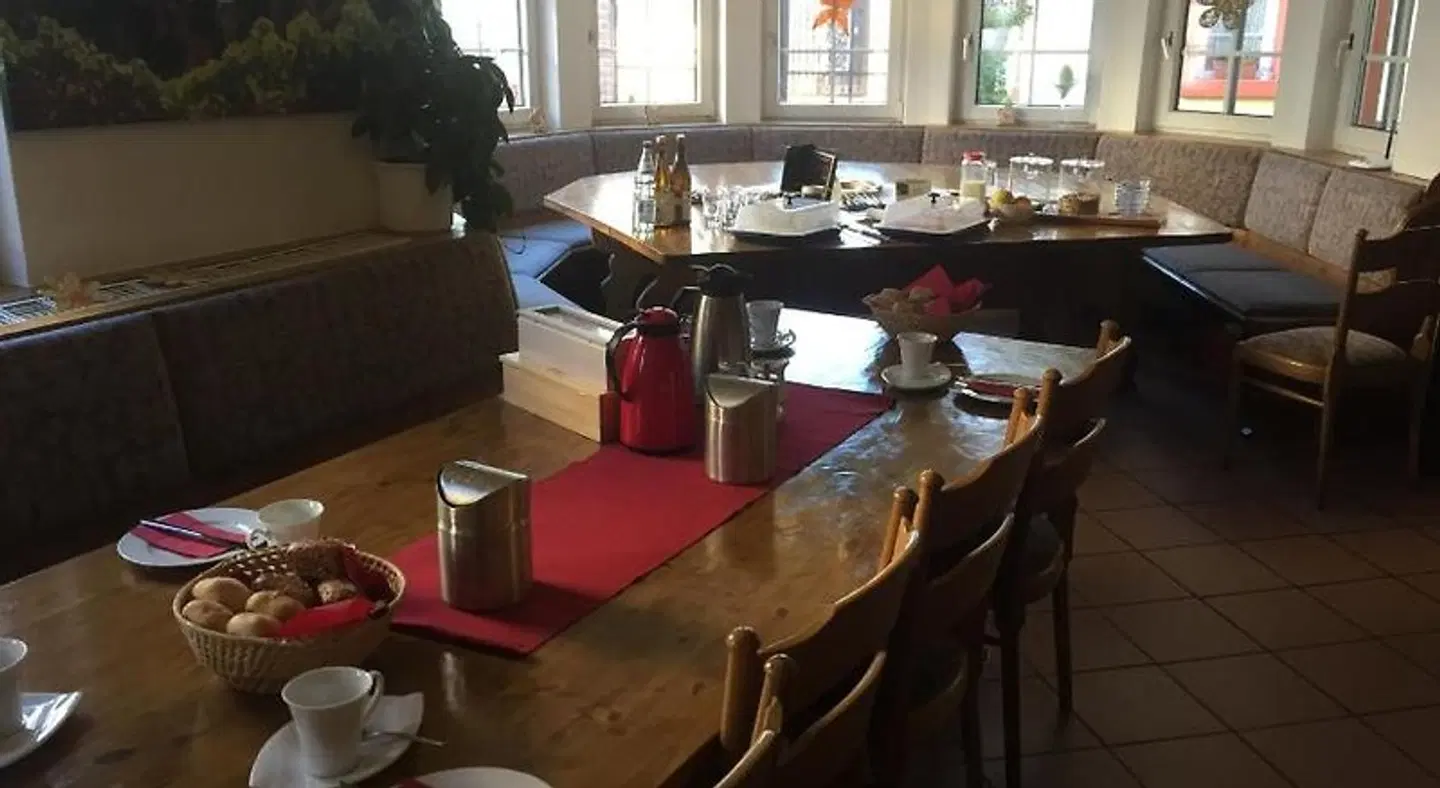 Weinschloßchen im Weingut Roos Bar