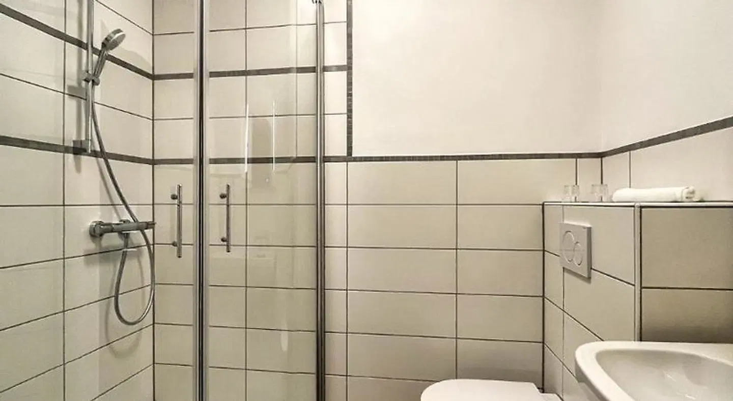 Kleines Bahnhofshotel (Gastezimmer) Badezimmer