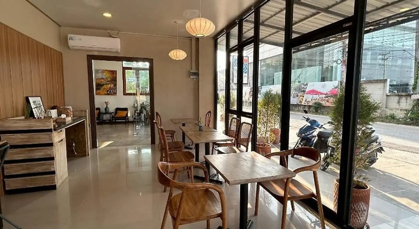 See also Jomtien Restaurant
