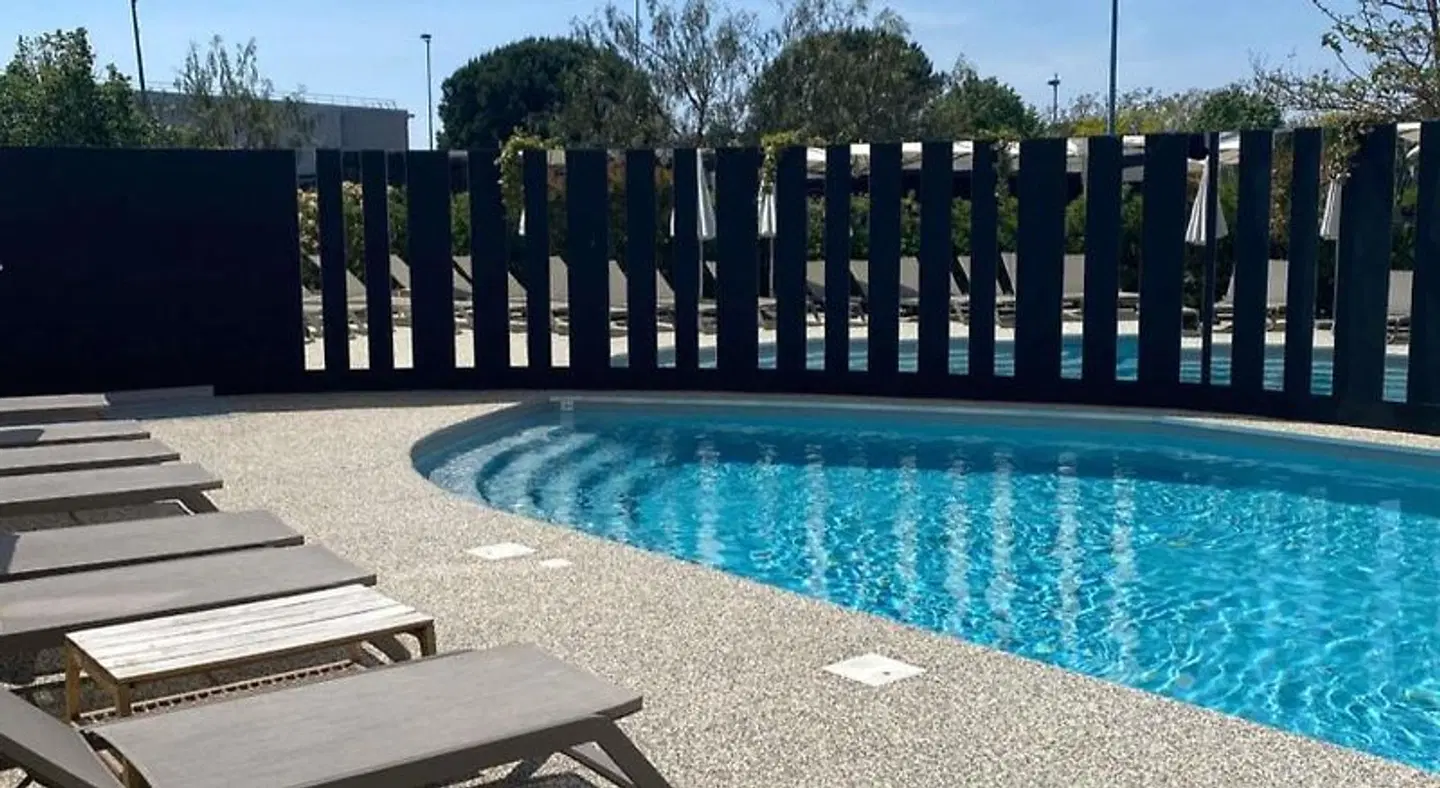 ibis Lunel Petite Camargue OUTDOOR_POOL