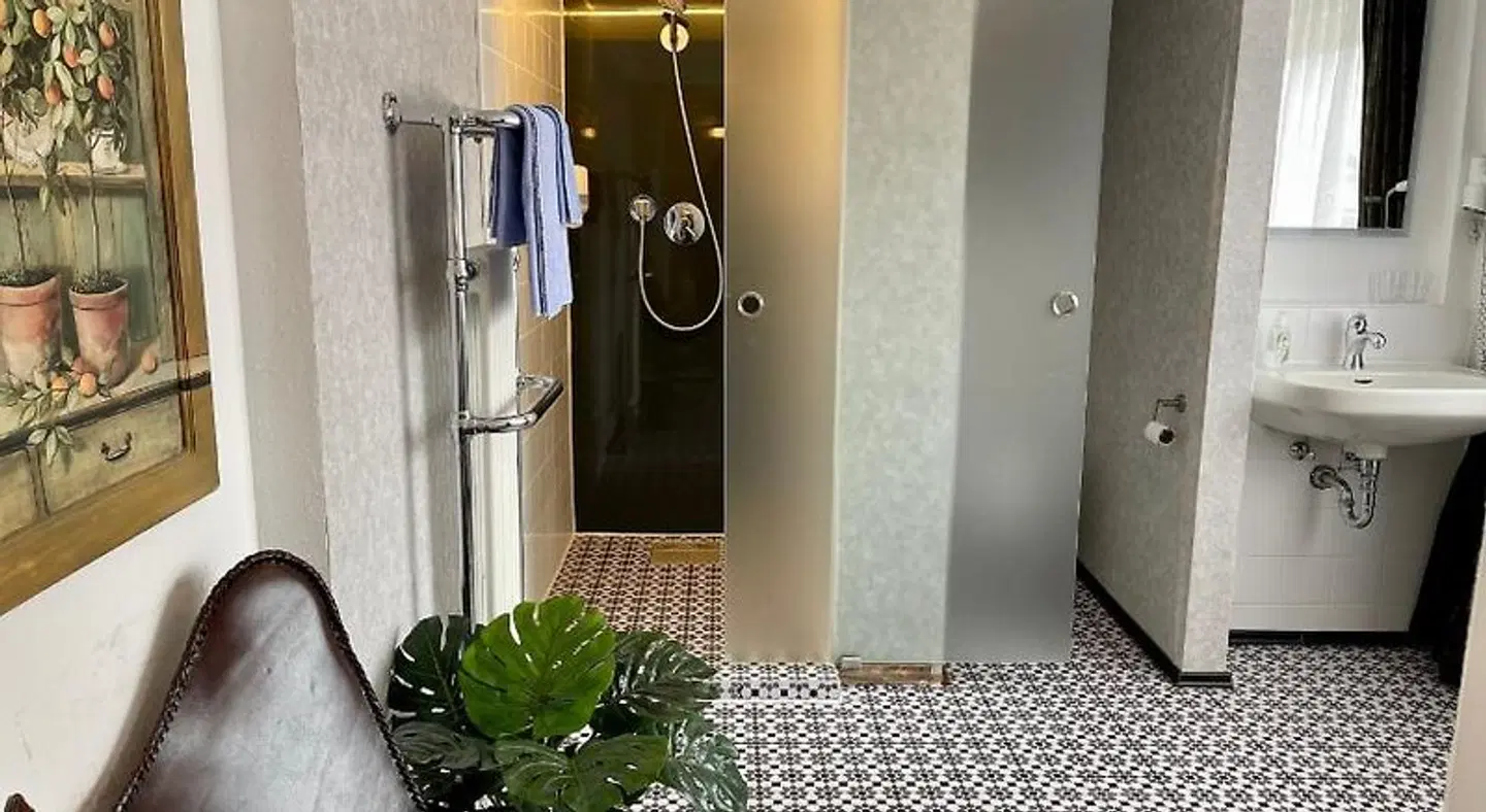 Charivari Vintage-Hotel & Restaurant Wintergarten Badezimmer