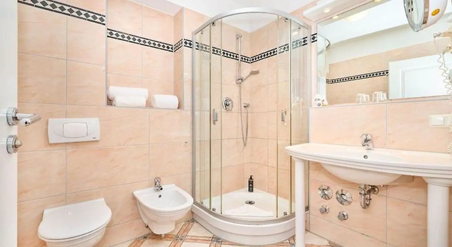 Strandpalais Prinz von Preussen - Anbau vom Strandhotel Preussenhof Badezimmer