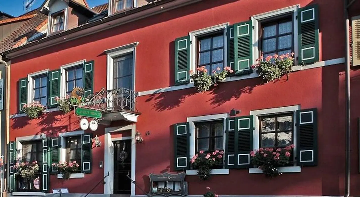 Der Hirsch EXTERIOR