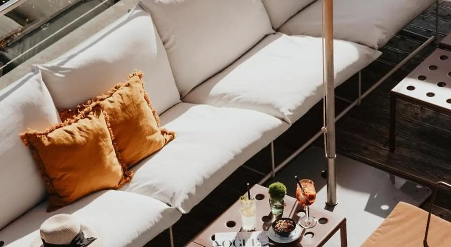 Bussi Baby Hotel & Bar ROOM_EXAMPLE