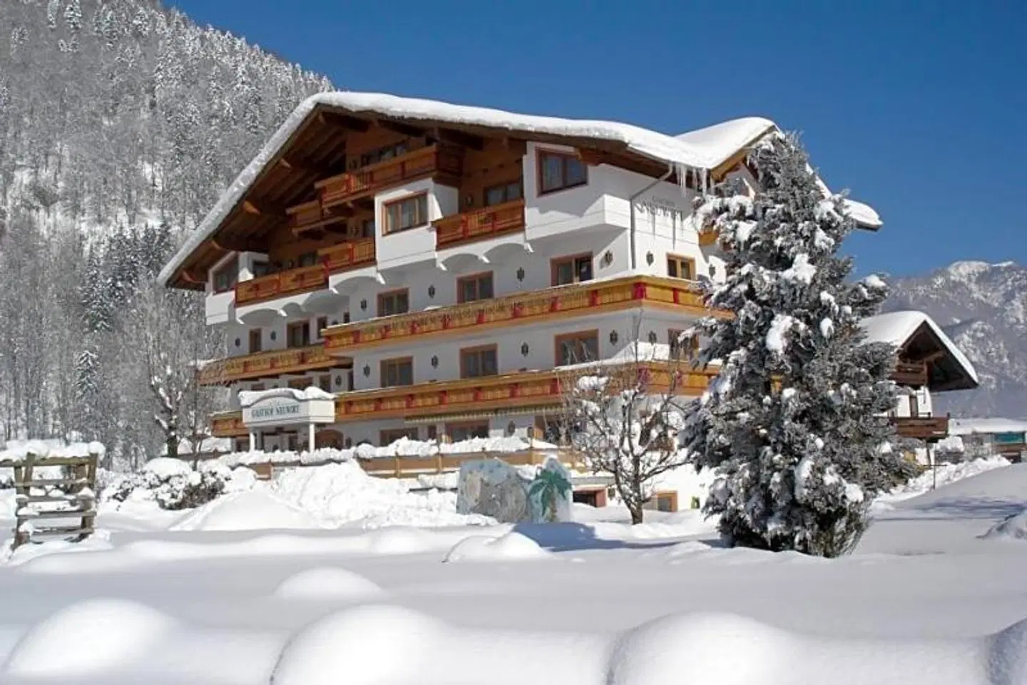 Hotel Neuwirt EXTERIOR