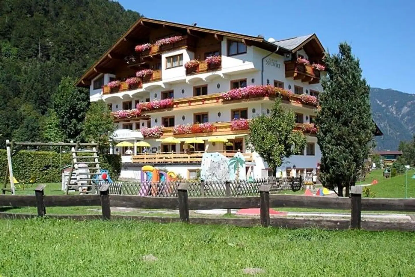 Hotel Neuwirt EXTERIOR