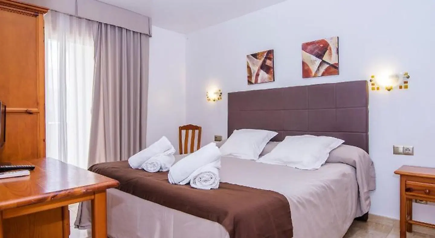 Hostal Miramar Playa ROOM_EXAMPLE