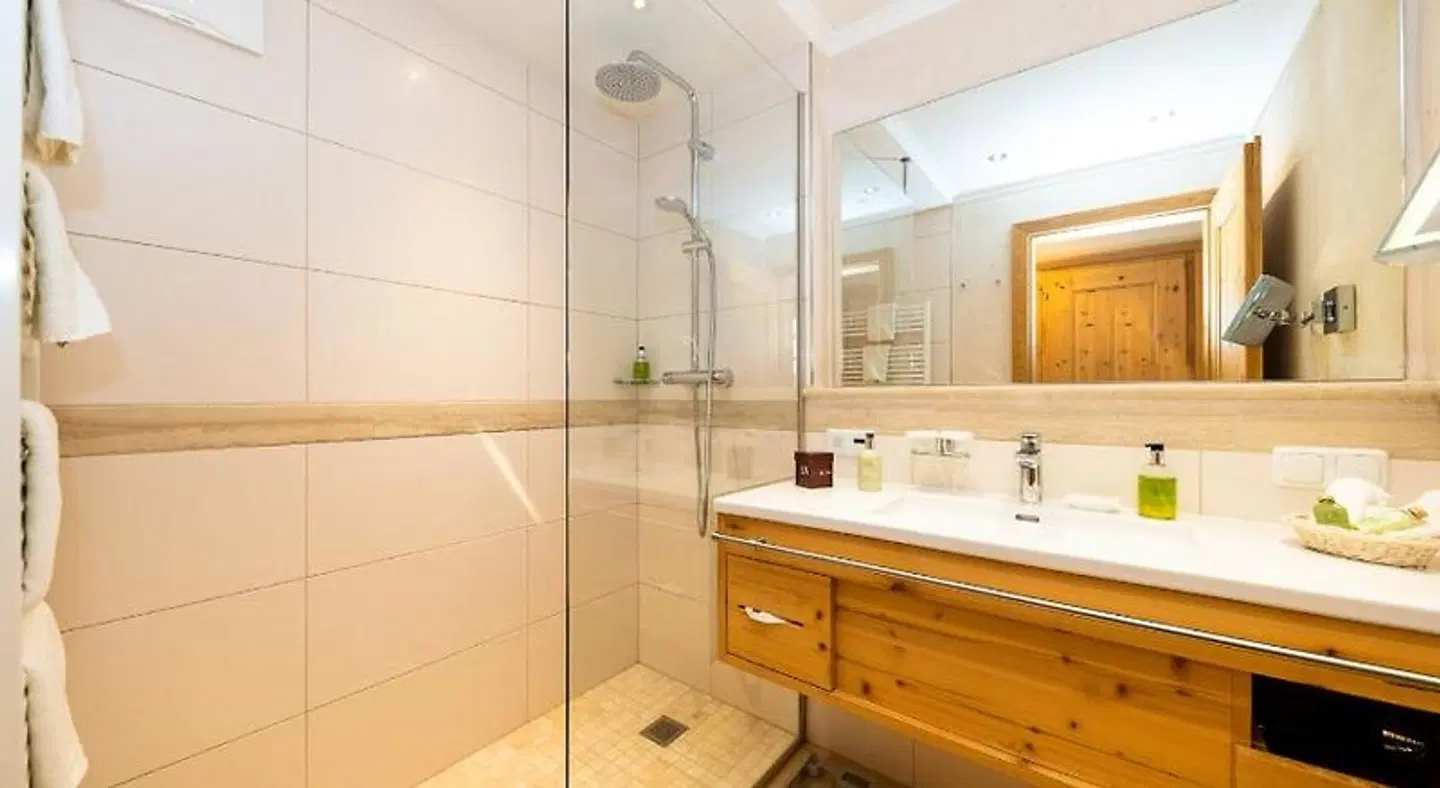 Übergossene Alm Resort Badezimmer