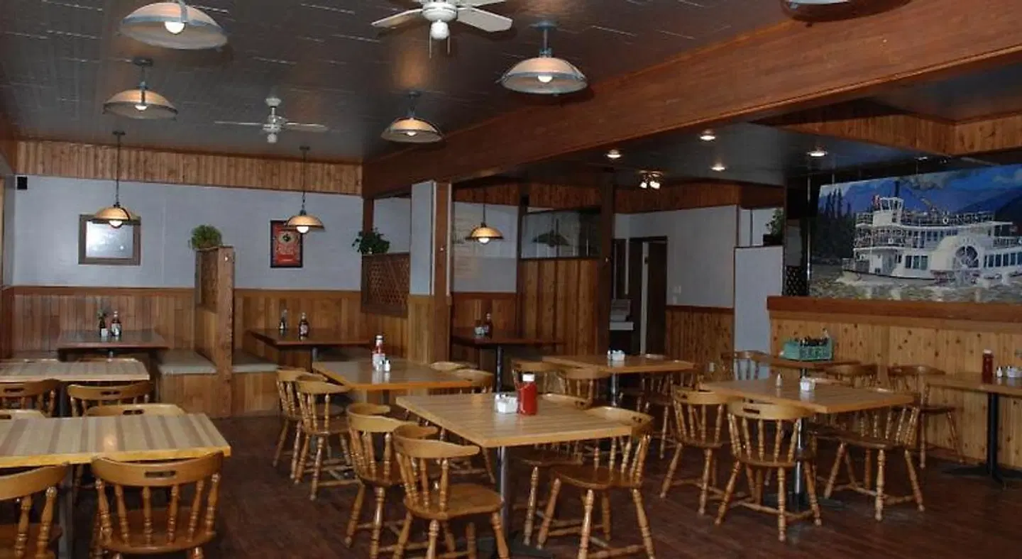 Triple J Hotel Bar