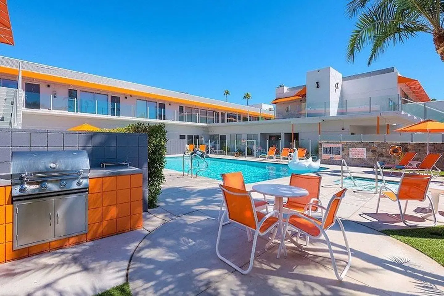 The Twist Palm Springs Terrasse