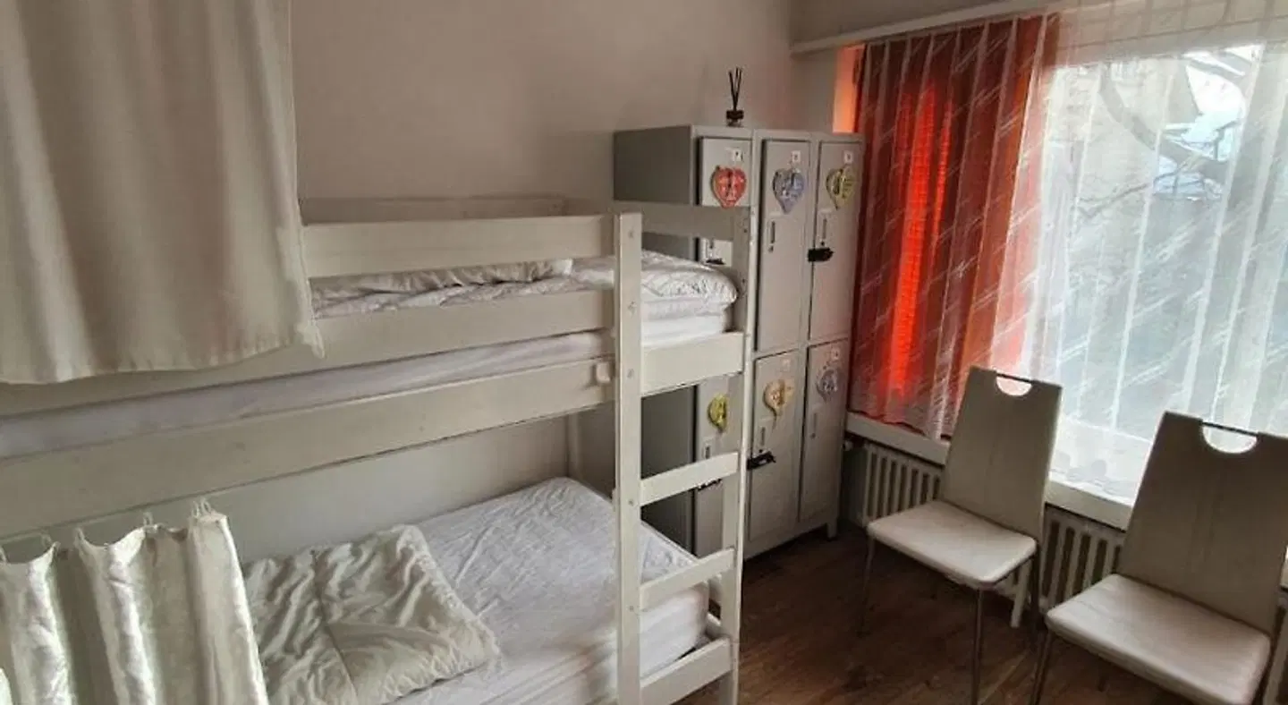 Budget Youth Hostel ROOM_EXAMPLE