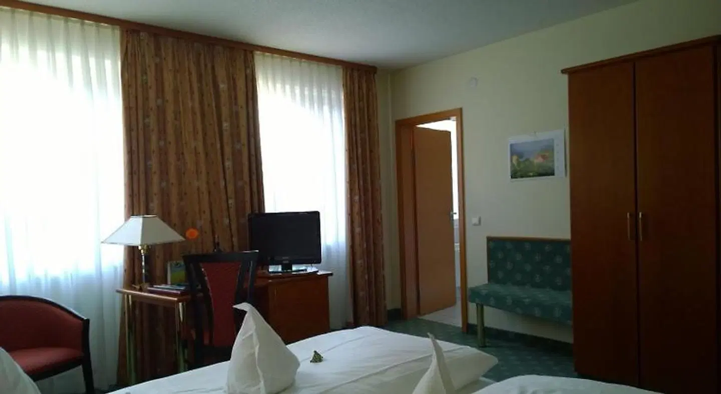 Rose ROOM_EXAMPLE