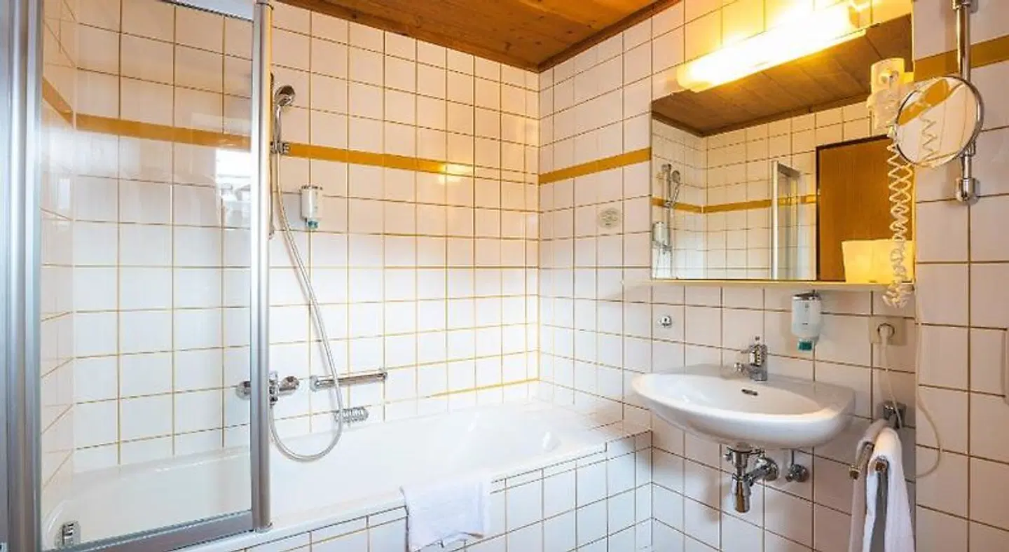 Fish Inn Zell Badezimmer