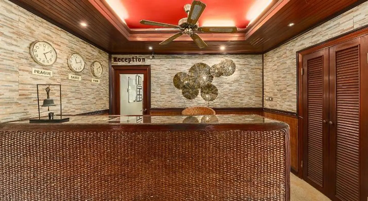 Royal Cottage Residence Restaurant