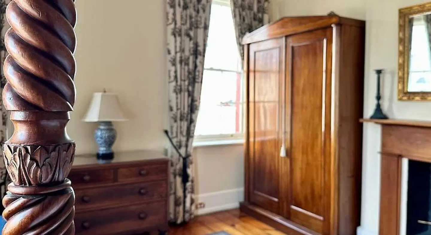 The Grand Old Duke ROOM_EXAMPLE