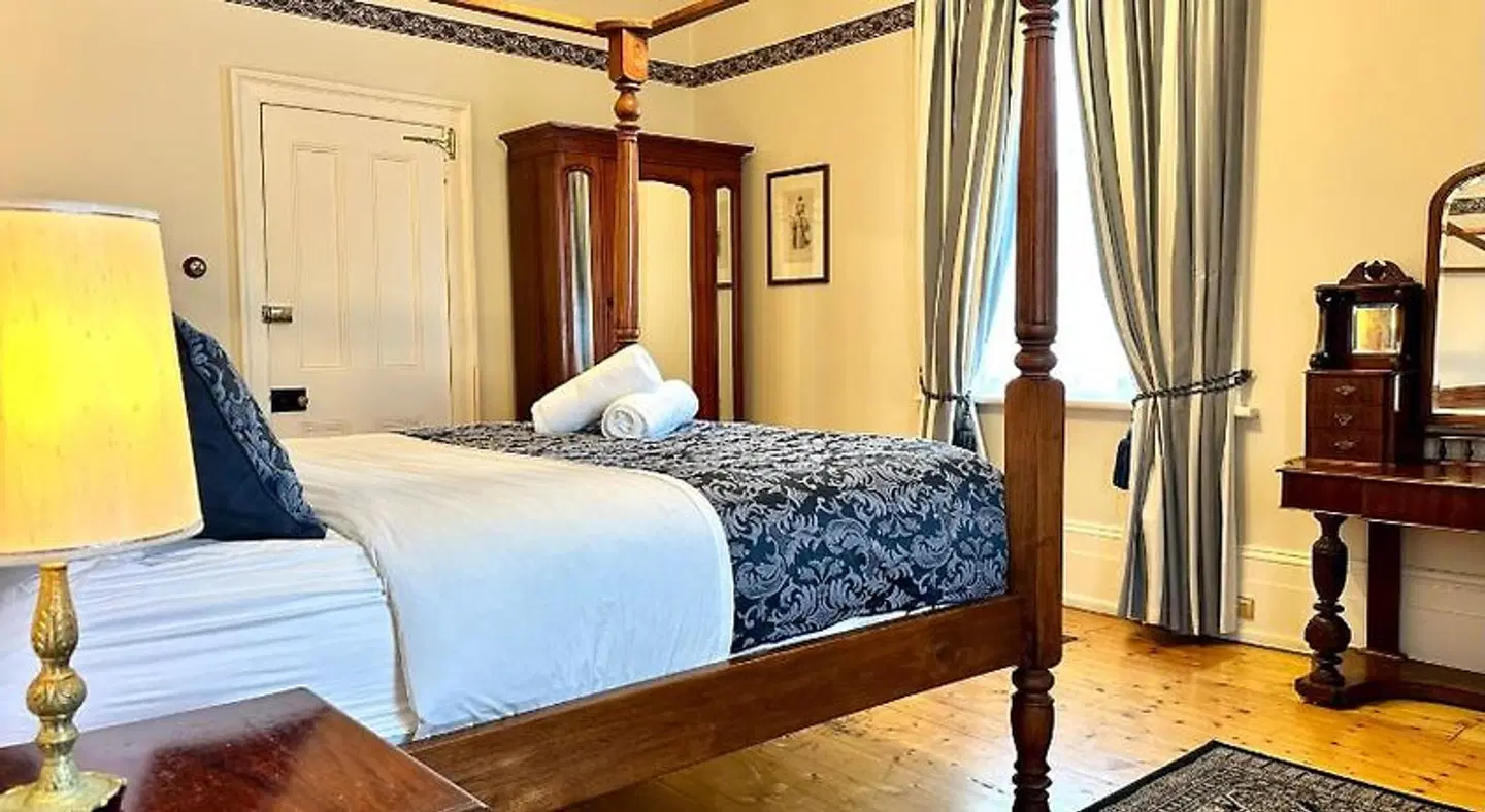 The Grand Old Duke ROOM_EXAMPLE