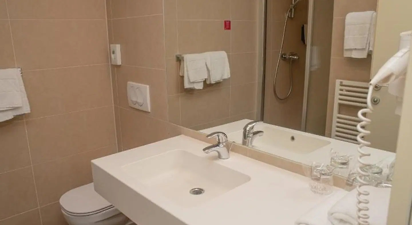 Hotel Slisko Badezimmer